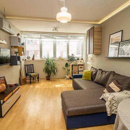 Tsar Guitar Aprt / Metro Station Apartment Sofia Ngoại thất bức ảnh