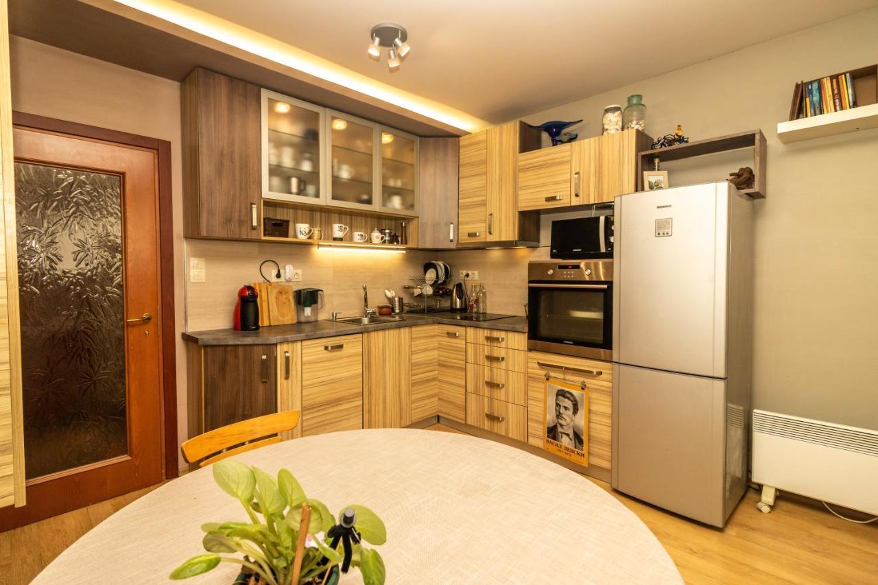 Tsar Guitar Aprt / Metro Station Apartment Sofia Ngoại thất bức ảnh